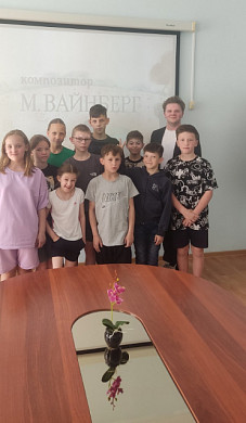 В областном центре культуры и творчества организовали «Летний калейдоскоп» для детдомовцев